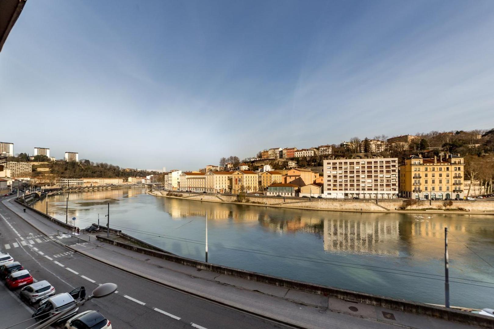 Loft Mezzanine Vue Incroyable Saone Apartment Lyon Exterior photo